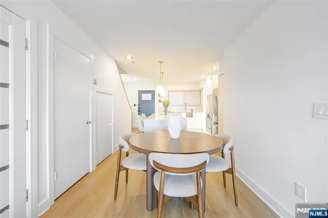 $724,999 | 101 Highway 5, Unit 204, Edgewater, NJ 07020