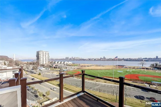 $724,999 | 101 Highway 5, Unit 204, Edgewater, NJ 07020