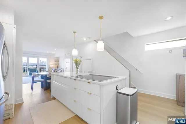 $724,999 | 101 Highway 5, Unit 204, Edgewater, NJ 07020