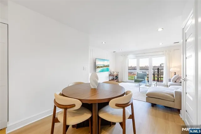 $724,999 | 101 Highway 5, Unit 204, Edgewater, NJ 07020