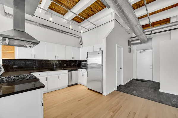 $3,900 | 312 North May Street, Unit 2C, Chicago, IL 60607
