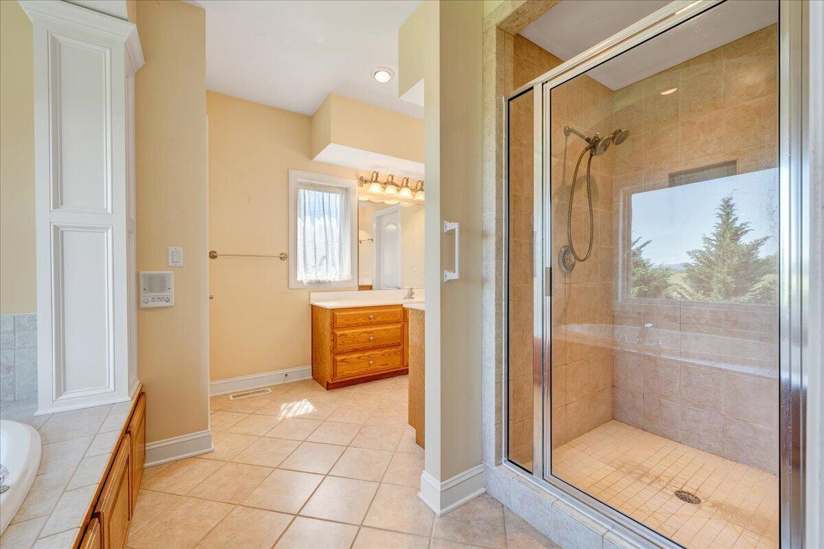 625 Frontier Way Fincastle, VA 24090 - Photo 39 of 105 041-MIB02704