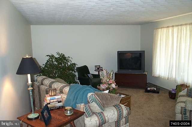 573 Chestnut Hill Road York, PA 17402 - Photo 2 of 6 Gallery Image 2