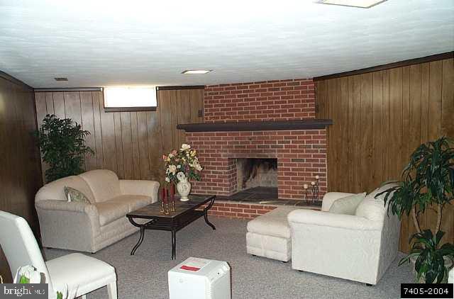 573 Chestnut Hill Road York, PA 17402 - Photo 4 of 6 Gallery Image 4