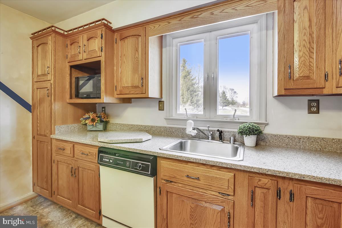 12206 Fingerboard Road Monrovia, MD 21770 - Photo 13 of 54 Gallery Image 13
