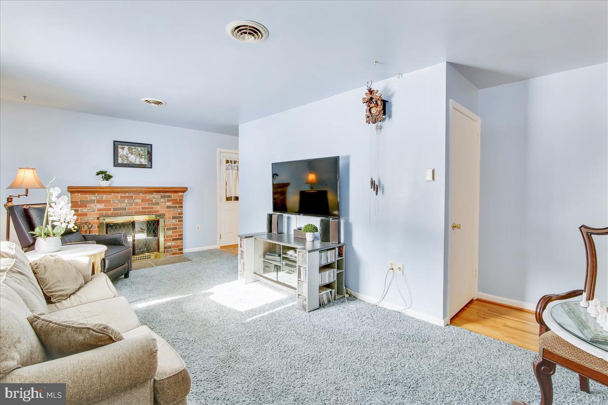 12206 Fingerboard Road Monrovia, MD 21770 - Photo 4 of 54 Gallery Image 4