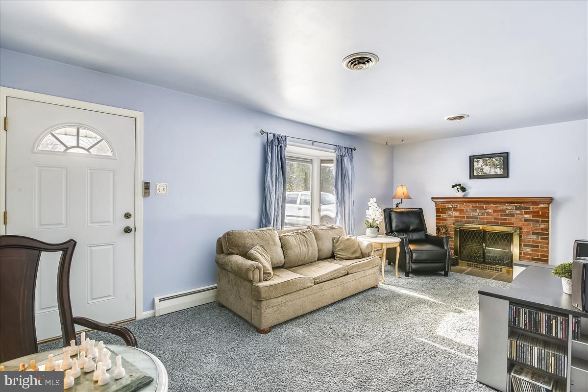 12206 Fingerboard Road Monrovia, MD 21770 - Photo 7 of 54 Gallery Image 7