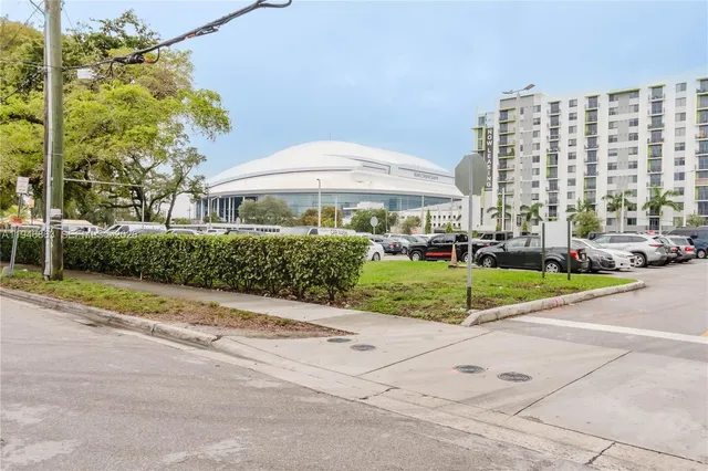 $2,100 | 747 Northwest 13th Avenue, Unit 3, Miami, FL 33125