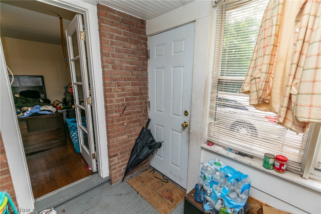 13556 Cedar Road Cleveland, OH 44118 - Photo 12 of 27