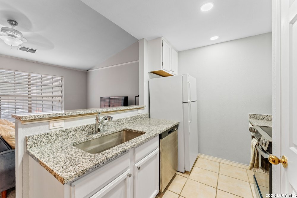 4803 Hamilton Wolfe Road, Unit 110 San Antonio, TX 78229 - Photo 10 of 17