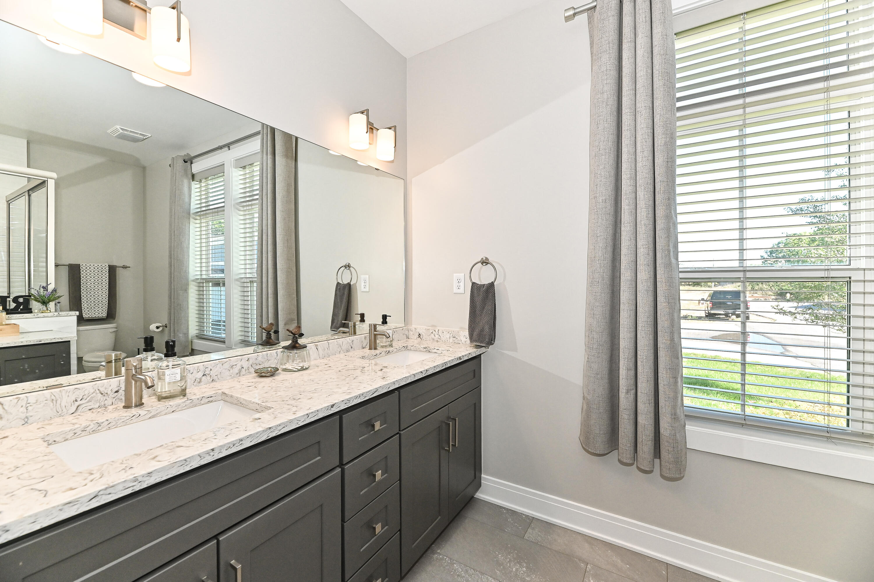 405 Falcon Ridge Drive, Unit 25 Burlington, WI 53105 - Photo 24 of 58 Falcon Ridge-34