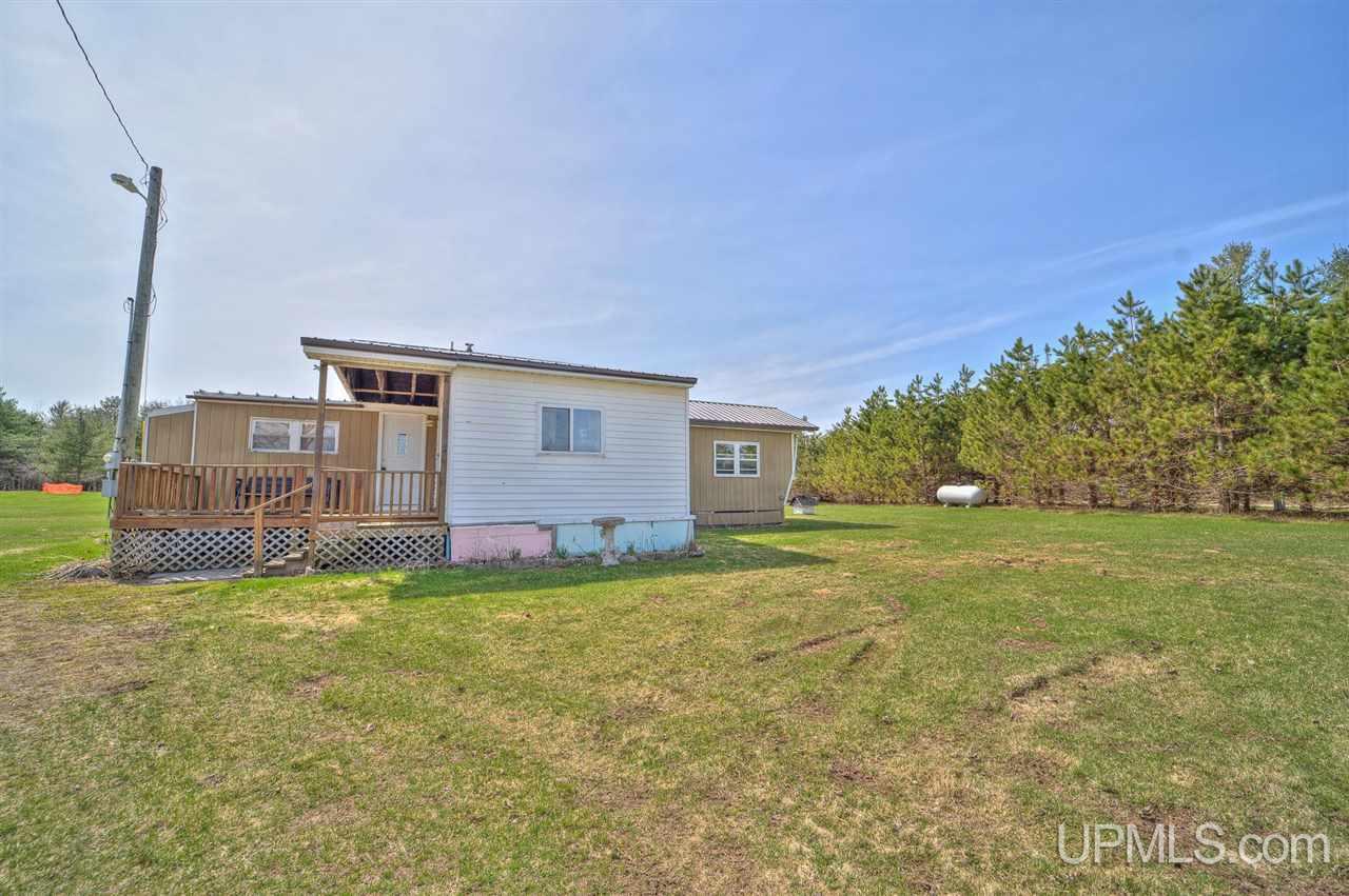 2389 River Road Gulliver, MI 49840 - Photo 13 of 22 Gallery Image 13
