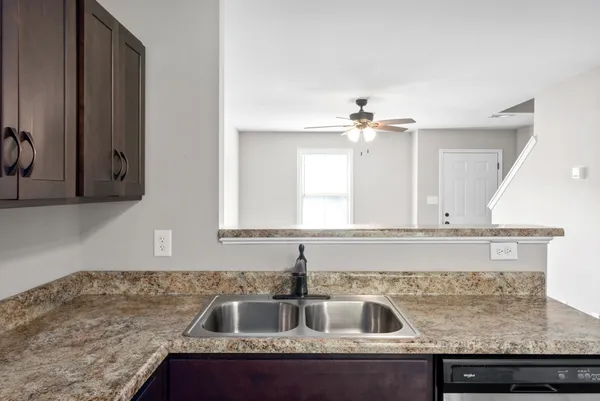$1,100 | 272 Smithson Lane, Unit D, Clarksville, TN 37040