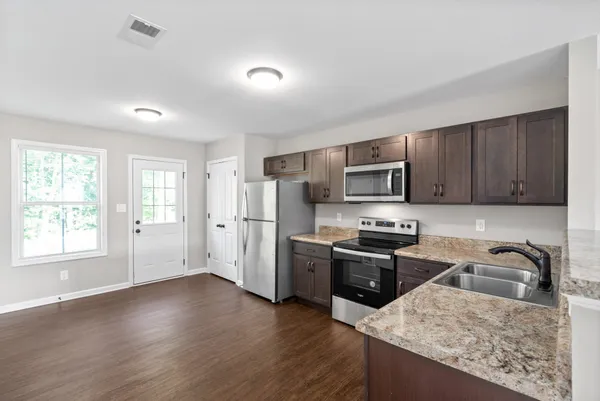 $1,100 | 272 Smithson Lane, Unit D, Clarksville, TN 37040