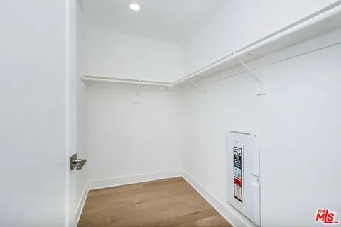 $6,995 | 857 1/2 Hyperion Avenue, Los Angeles, CA 90029