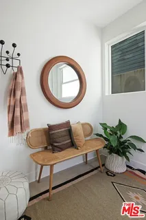 $6,995 | 857 1/2 Hyperion Avenue, Los Angeles, CA 90029