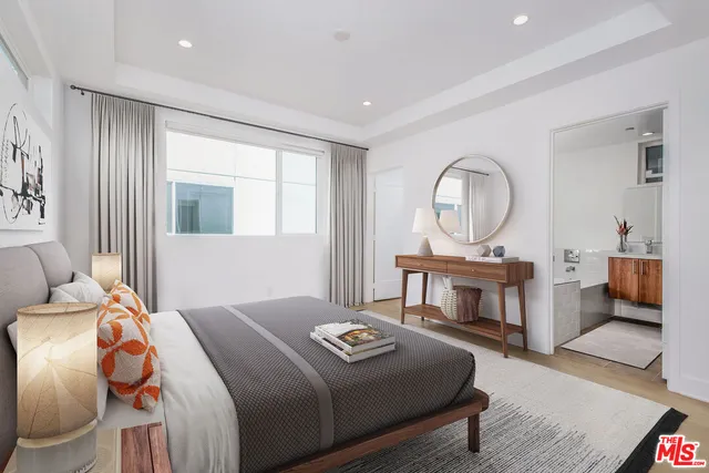 $6,995 | 857 1/2 Hyperion Avenue, Los Angeles, CA 90029