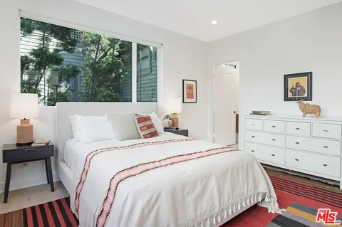 $6,995 | 857 1/2 Hyperion Avenue, Los Angeles, CA 90029