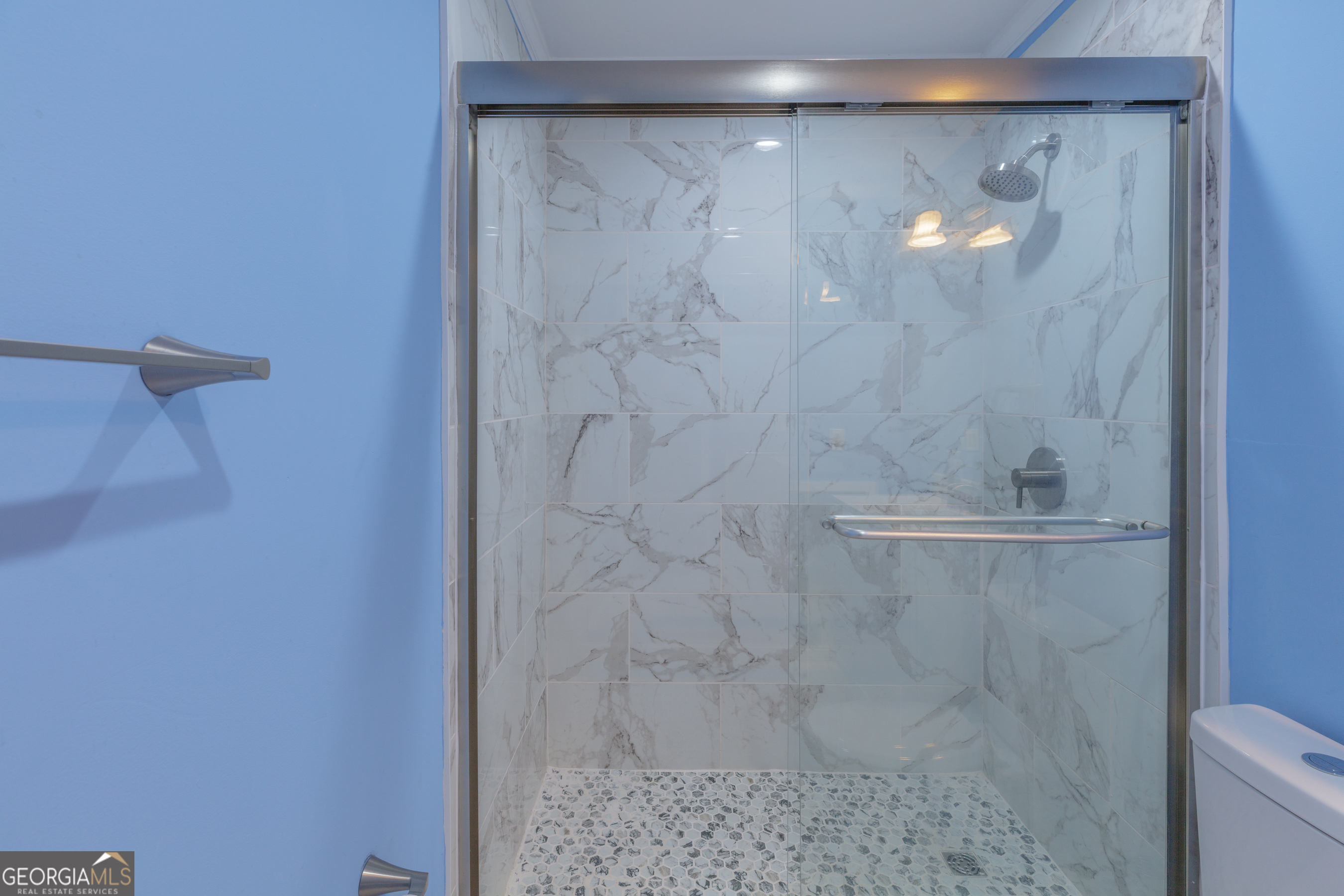 395 Wisteria Road LaFayette, GA 30728 - Photo 8 of 31 a bathroom with a shower