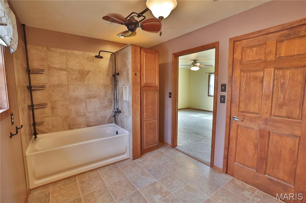 10233 North 17th Avenue Butler, IL 62015 - Photo 20 of 73