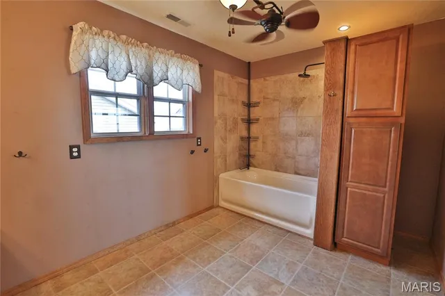 $225,000 | 10233 North 17th Avenue, Butler, IL 62015