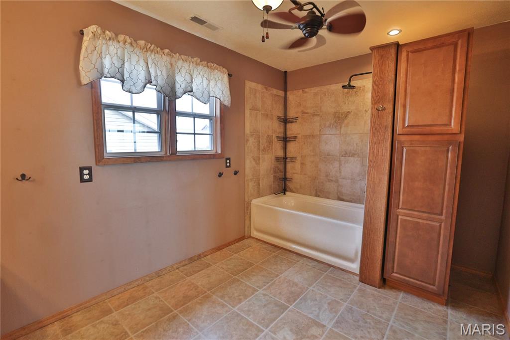 10233 North 17th Avenue Butler, IL 62015 - Photo 21 of 73