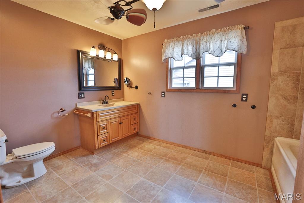 10233 North 17th Avenue Butler, IL 62015 - Photo 23 of 73