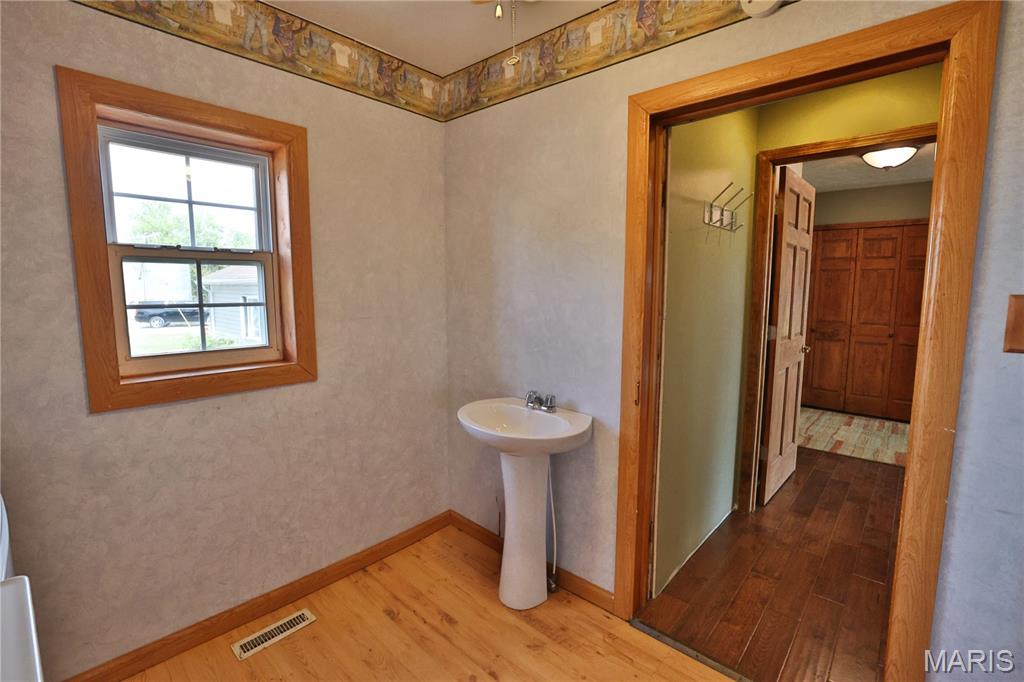 10233 North 17th Avenue Butler, IL 62015 - Photo 33 of 73