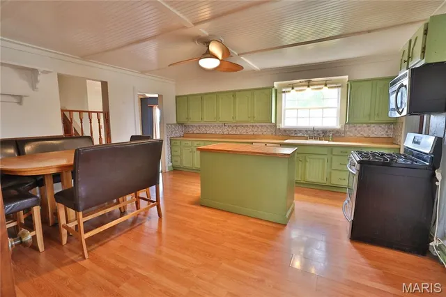 $225,000 | 10233 North 17th Avenue, Butler, IL 62015