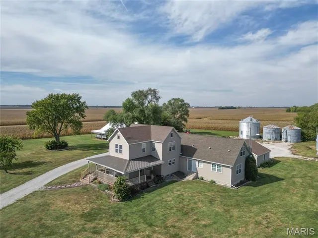 $225,000 | 10233 North 17th Avenue, Butler, IL 62015