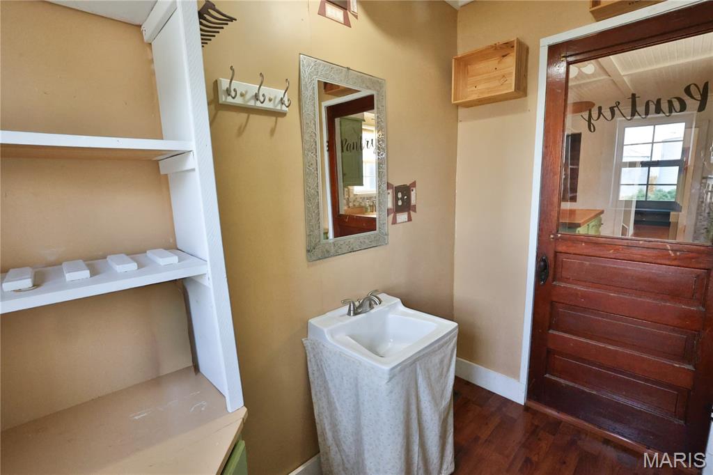 10233 North 17th Avenue Butler, IL 62015 - Photo 8 of 73