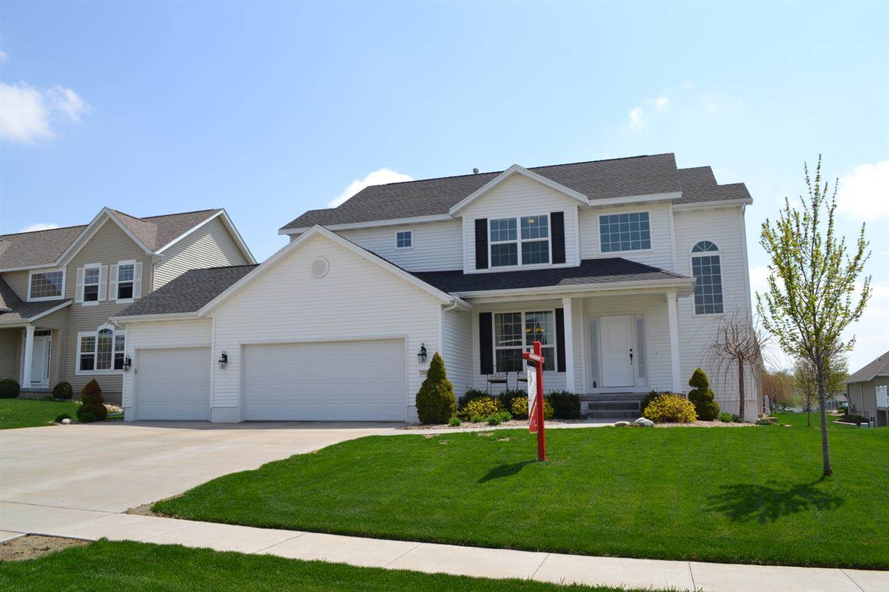 2590 Newcastle Road Marion, IA 52302 - Photo 1 of 24 Gallery Image 1
