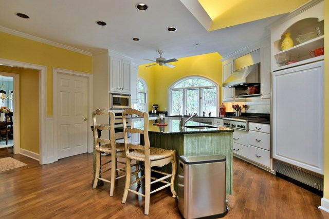 643 Double Churches Road Columbus, GA 31904 - Photo 7 of 41 Kitchen Eat-at Island