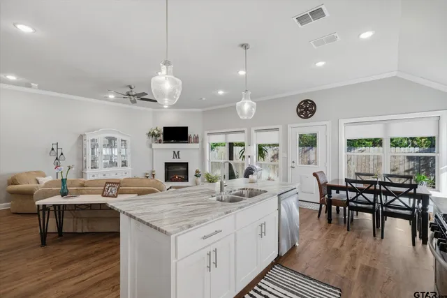 $345,000 | 10059 Dayspring Drive, Flint, TX 75762