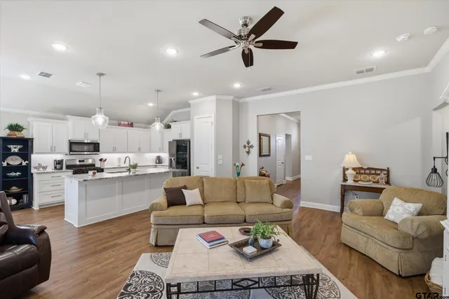 $345,000 | 10059 Dayspring Drive, Flint, TX 75762