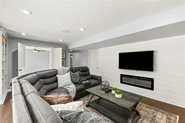 $529,900 | 2605 Southwest 10th Court, Lee's Summit, MO 64081