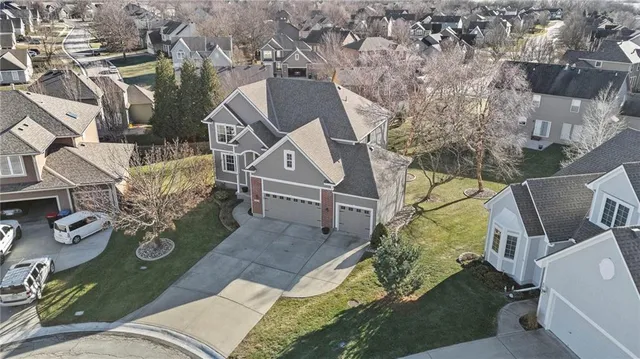 $529,900 | 2605 Southwest 10th Court, Lee's Summit, MO 64081