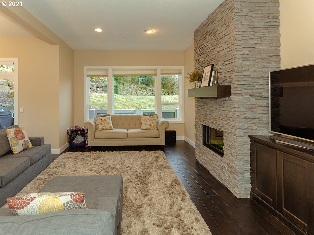 3537 Northwest 18th Circle Camas, WA 98607 - Photo 6 of 32