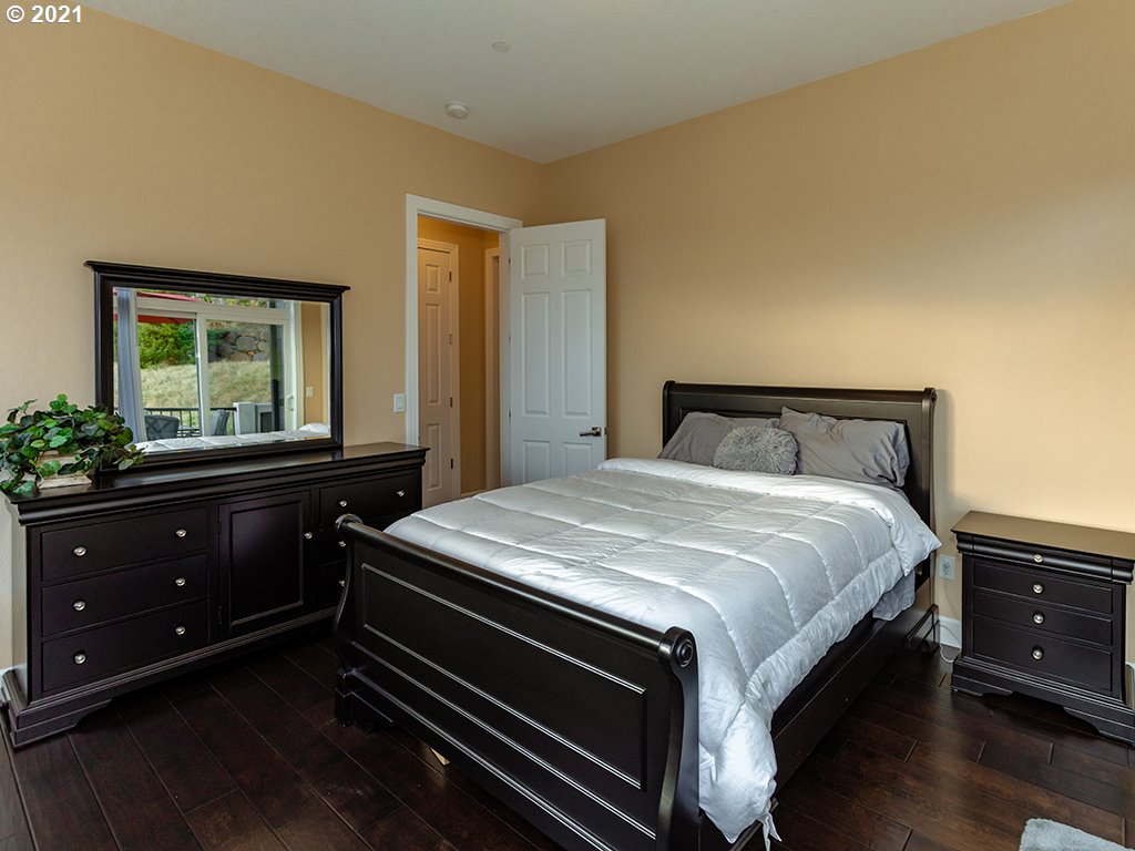 3537 Northwest 18th Circle Camas, WA 98607 - Photo 8 of 32