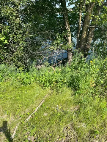 $74,900 | 640 Southwest Lake Street, Avoca, MN 56114