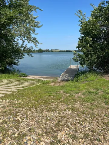 $74,900 | 640 Southwest Lake Street, Avoca, MN 56114