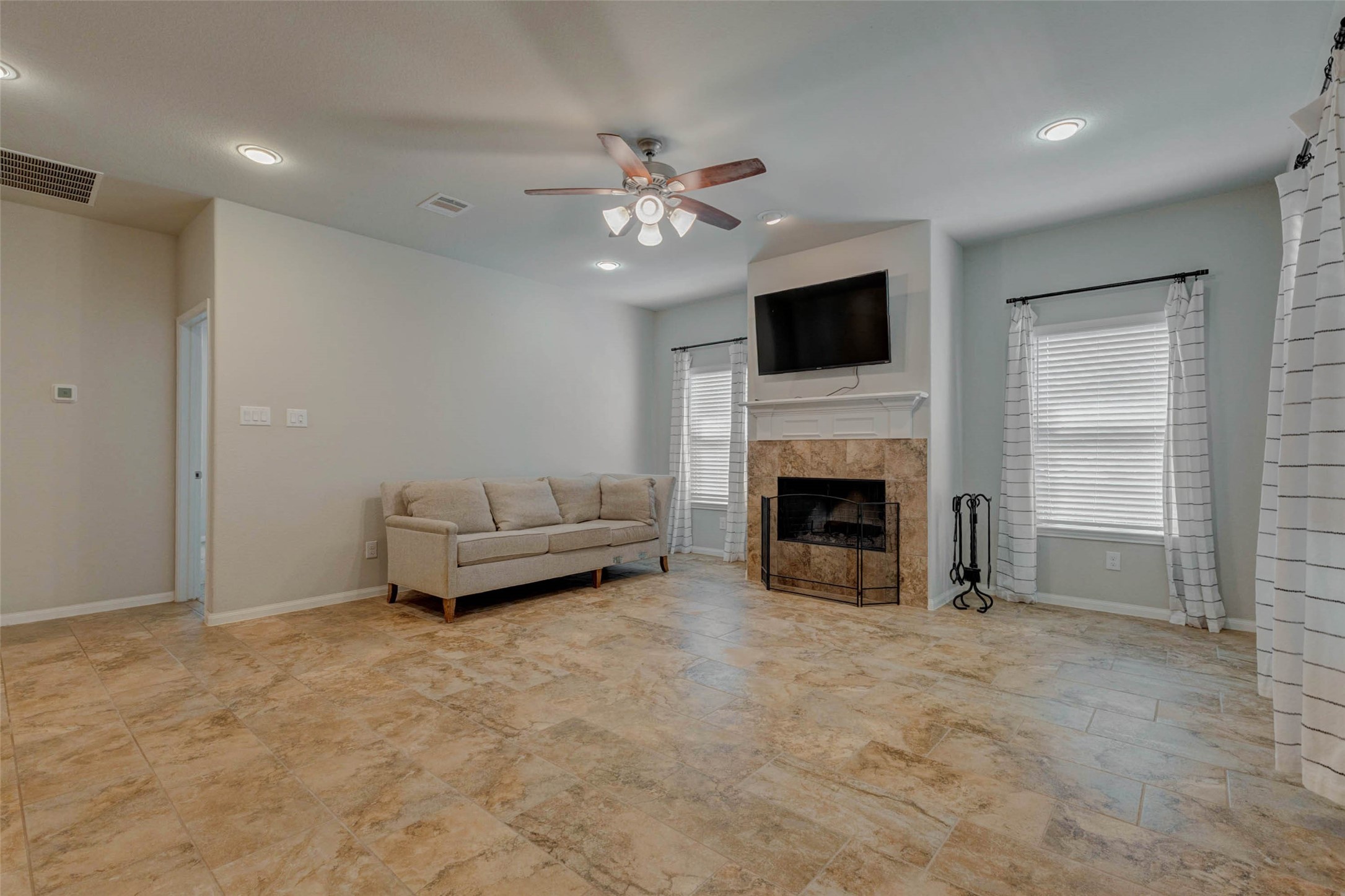 3811 Springcrest Lane Montgomery, TX 77356 - Photo 7 of 23