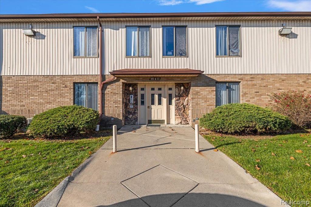 16411 East 10 Mile Road Eastpointe, MI 48021 - Photo 1 of 57