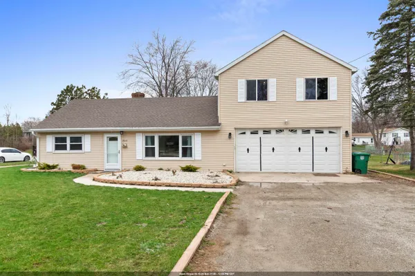 $344,900 | 2068 Lost Dauphin Road, De Pere, WI 54115