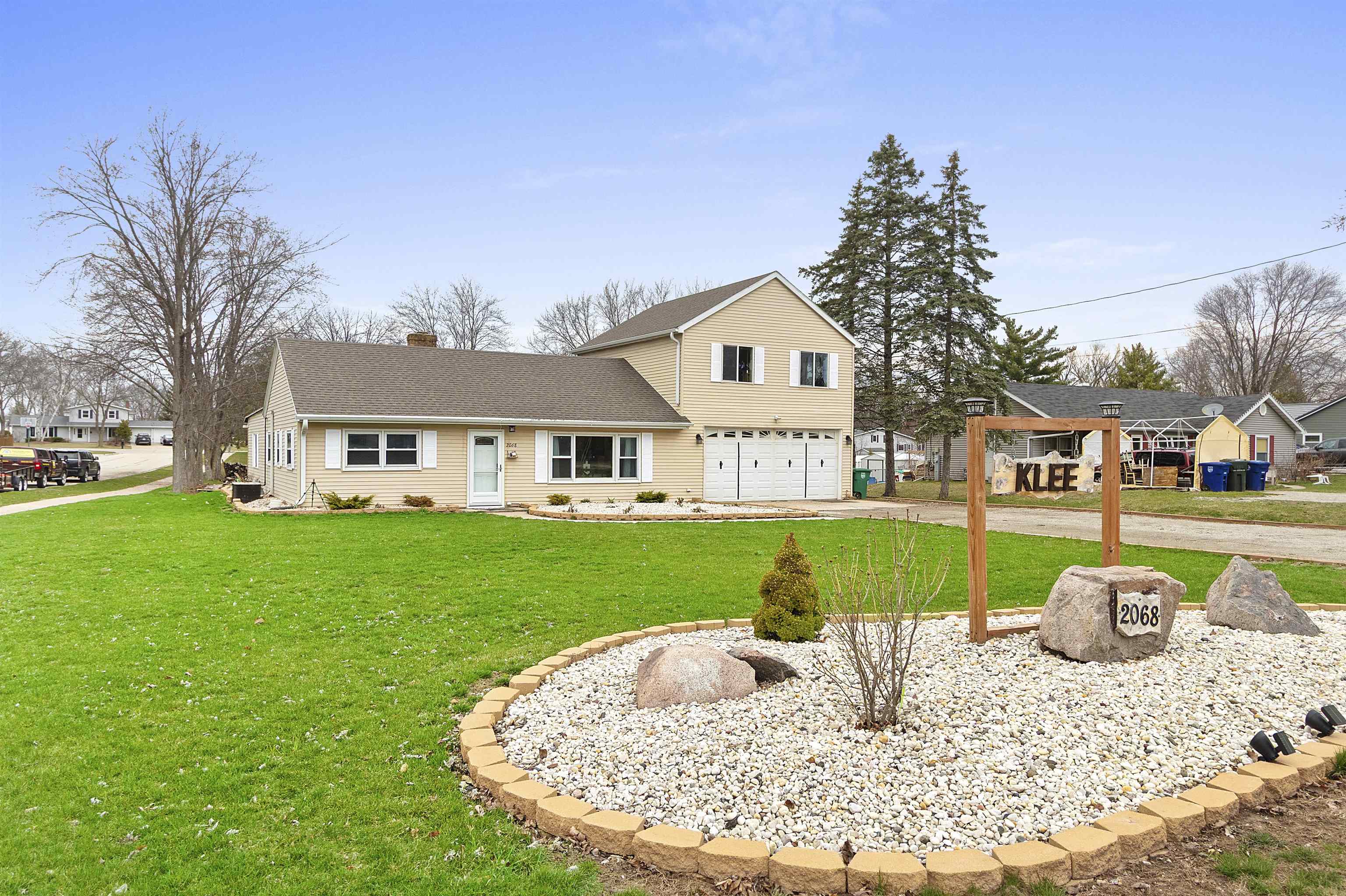 2068 Lost Dauphin Road De Pere, WI 54115 - Photo 2 of 37