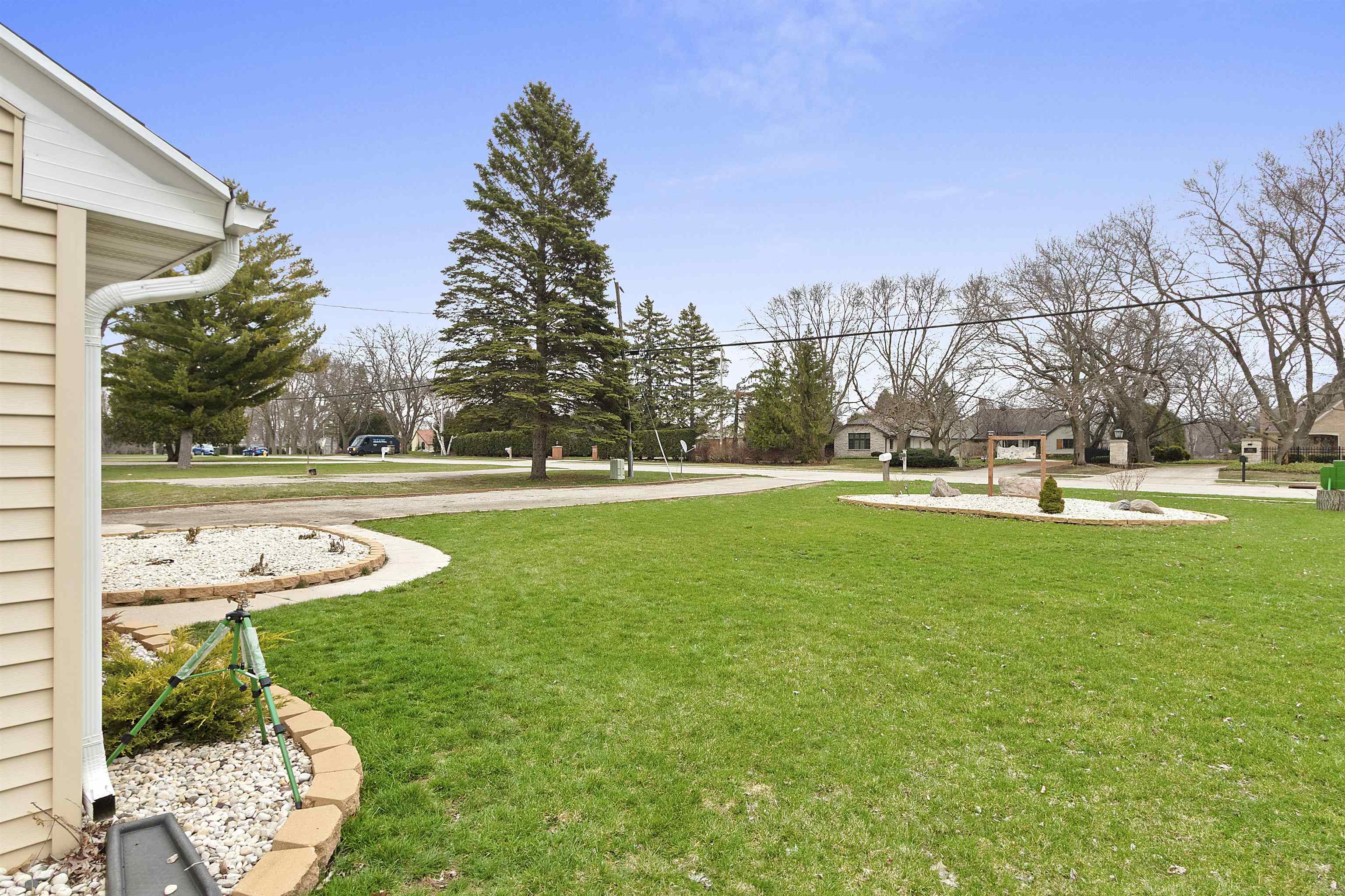 2068 Lost Dauphin Road De Pere, WI 54115 - Photo 34 of 37