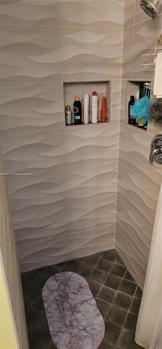 Lauderdale West Plantation Plantation, FL 33322 - Photo 13 of 17 a bathroom with a toilet