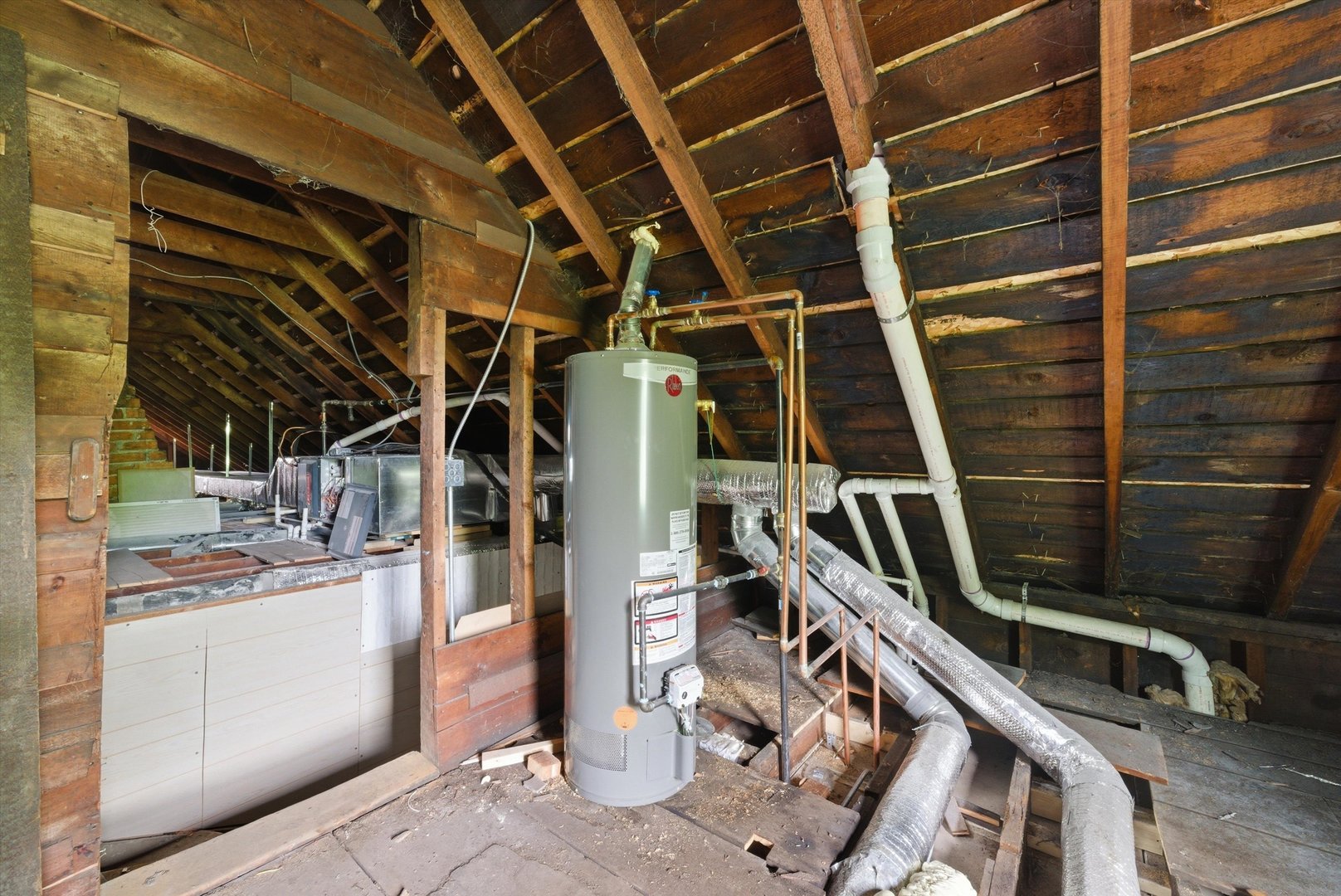 7828 South Escanaba Avenue Chicago, IL 60649 - Photo 23 of 41 a view of a storage room