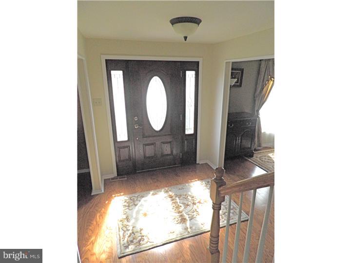 17 Yale Road Marlton, NJ 08053 - Photo 2 of 25 Foyer