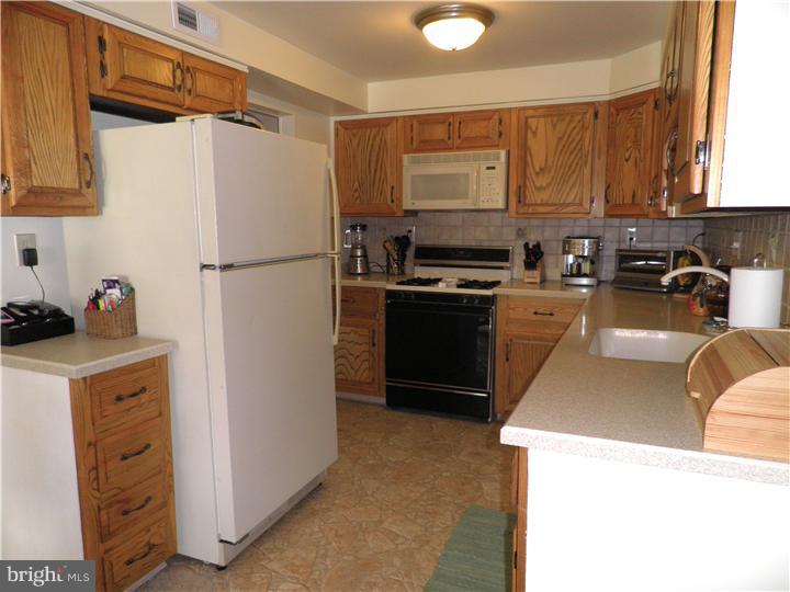 17 Yale Road Marlton, NJ 08053 - Photo 11 of 25 Kitchen